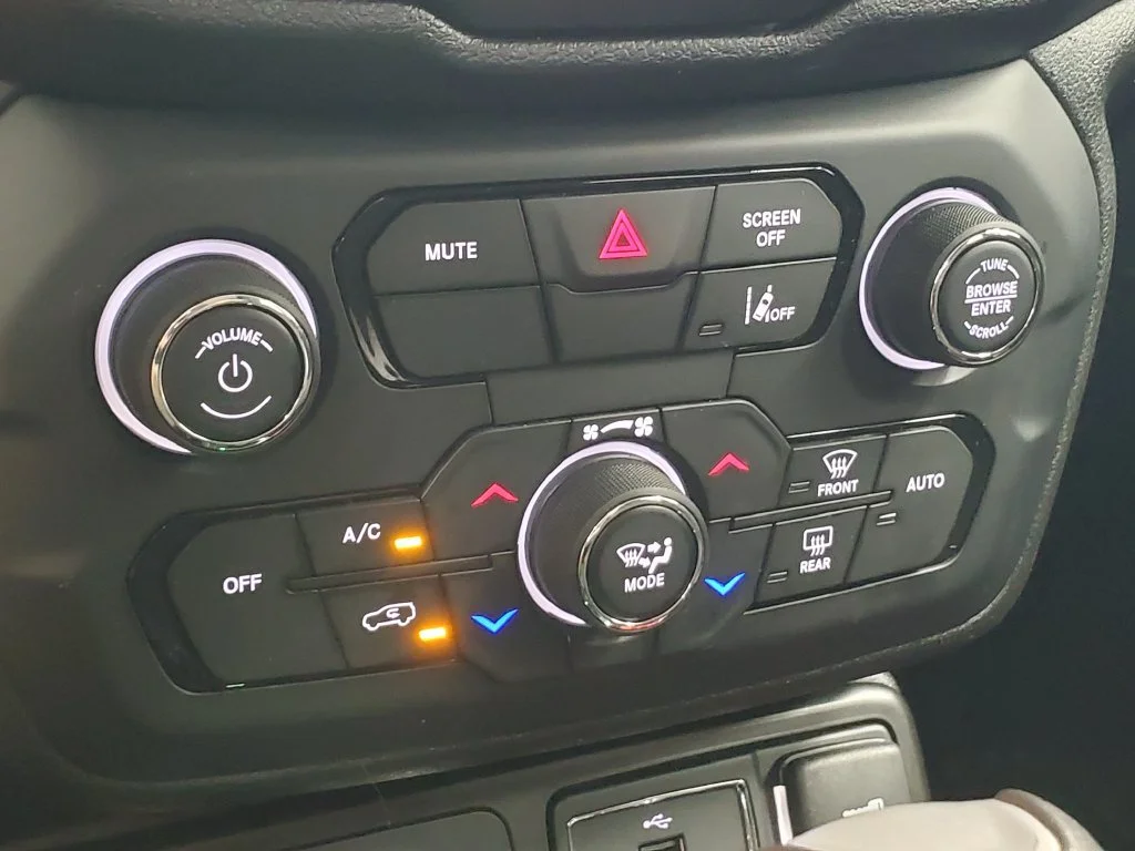 2023 Jeep Renegade Latitude - Photo 16