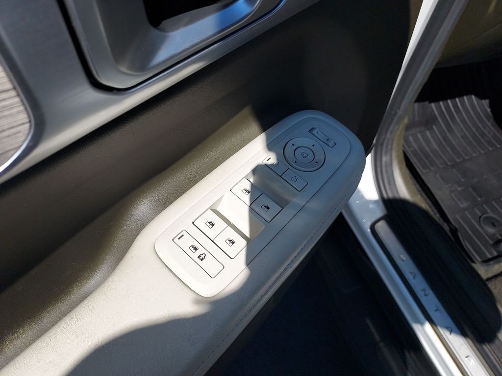 Used 2025 White Hyundai Calligraphy image 11