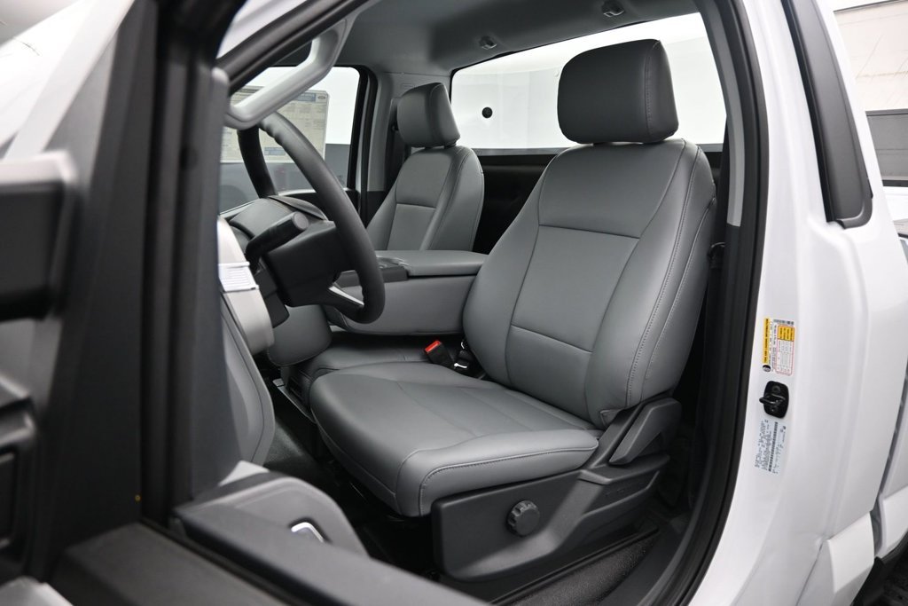 New 2027 Oxford White Ford XL image 8