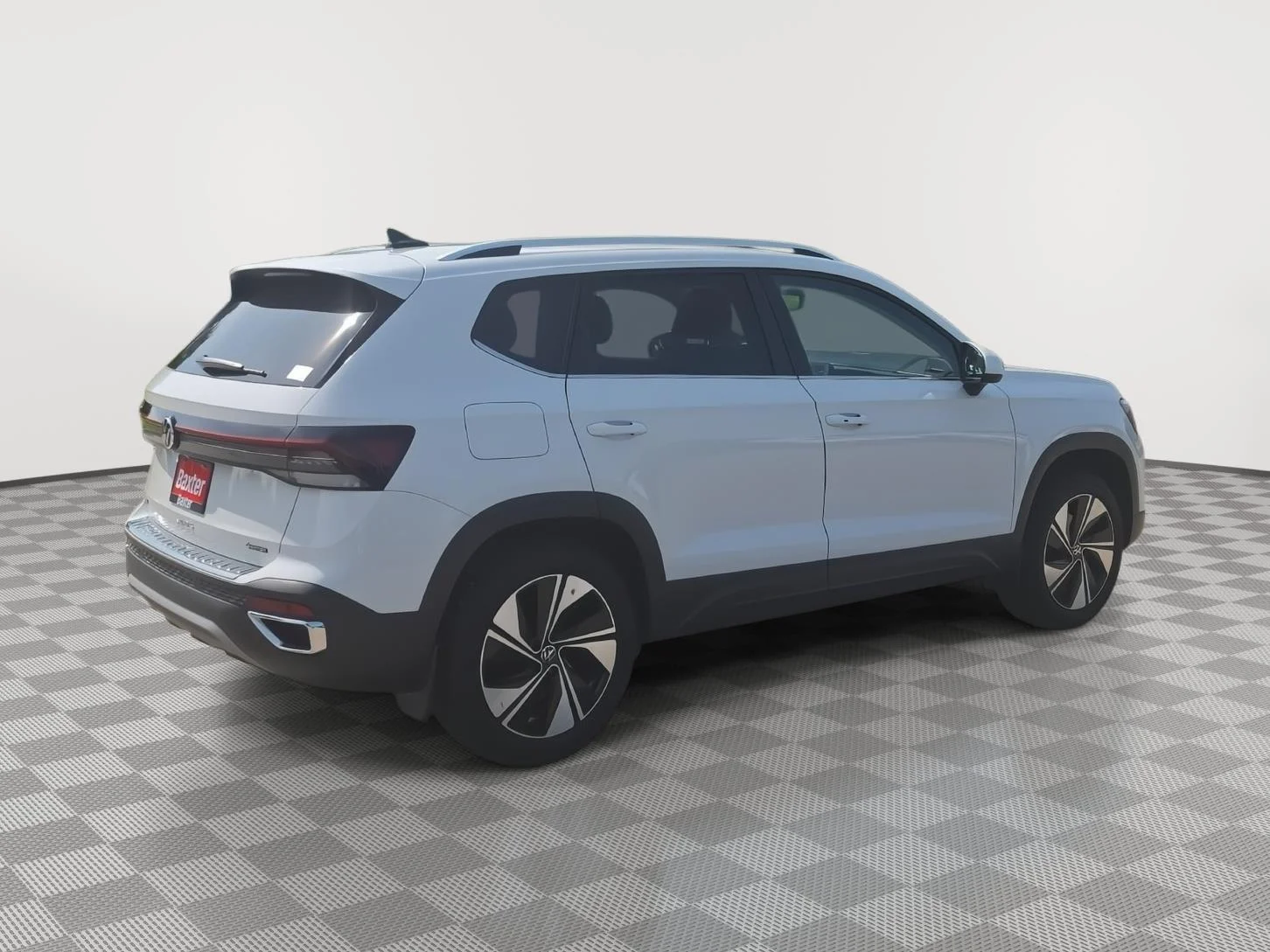 Certified Used 2025 WHITE Volkswagen SE image 5