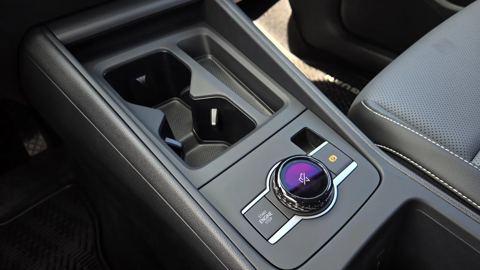 New 2026 Deep Black Pearl Volkswagen SE image 31