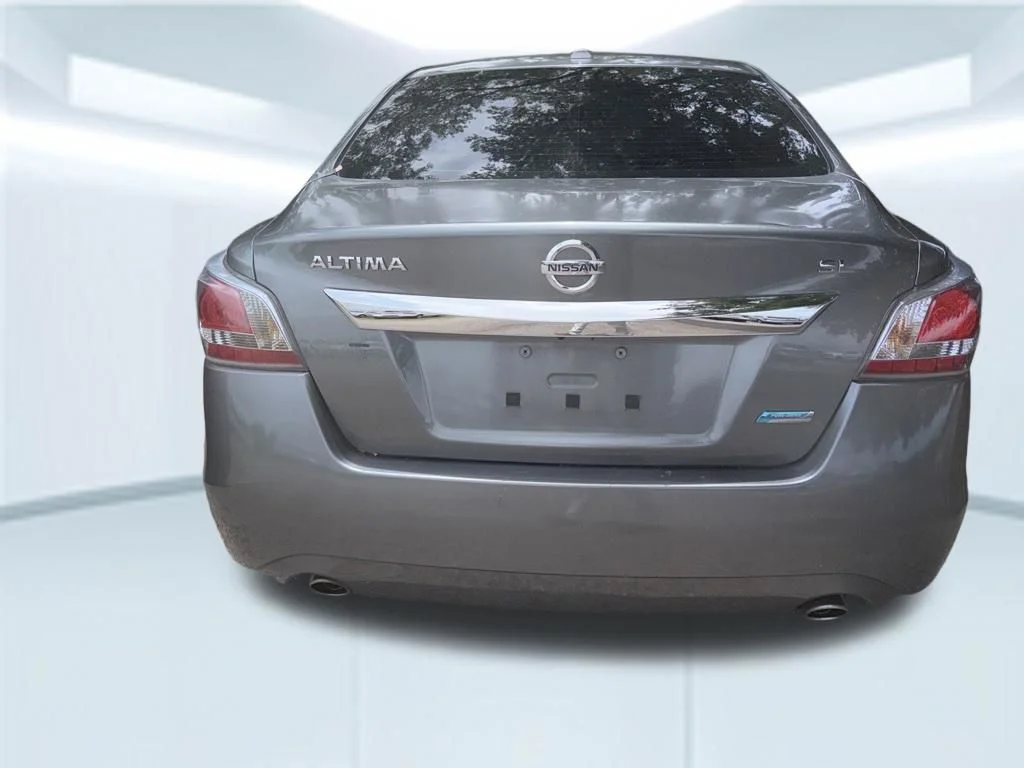 Used 2014 Gray Nissan 2.5 SL image 2
