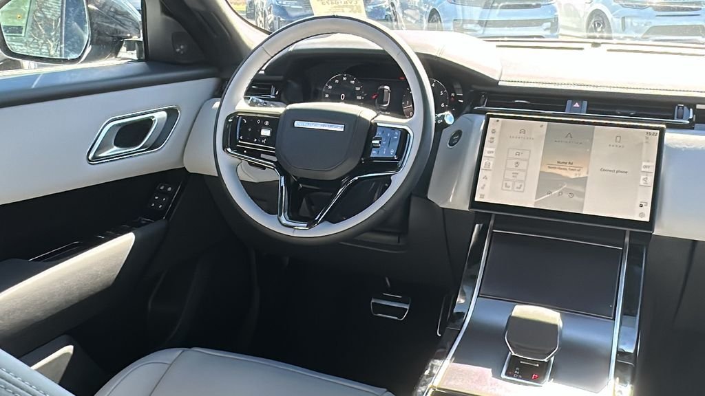 Used 2026 White Land Rover Dynamic SE image 24