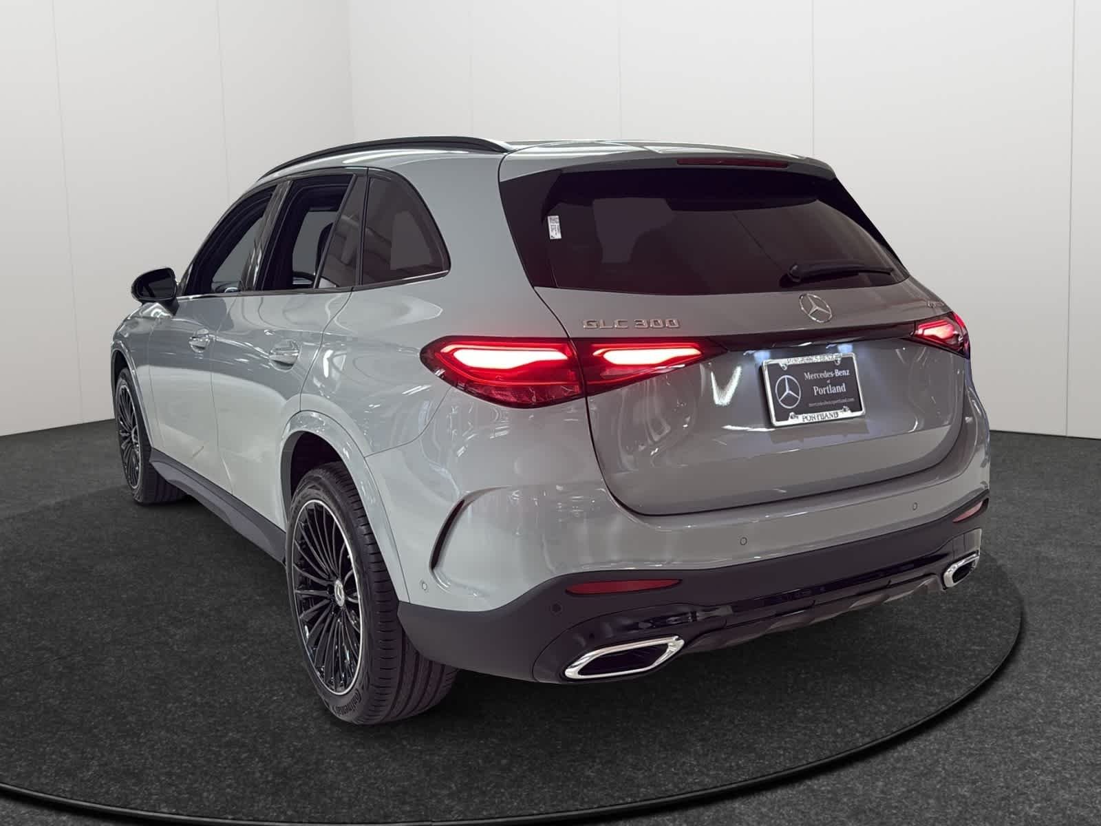 New 2026 MANUFAKTUR Alpine Grey Mercedes-Benz GLC 300 image 5