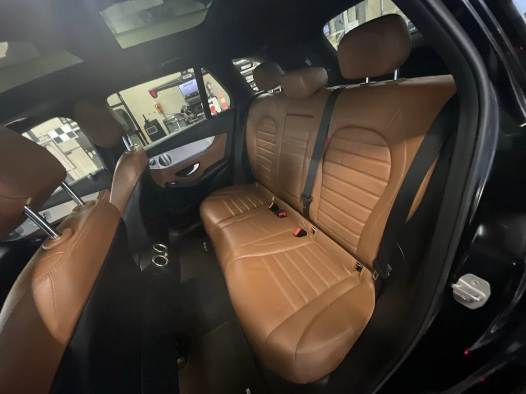 Used 2019  Mercedes-Benz 4MATIC SUV   No Accident History   Local BC   Low image 31