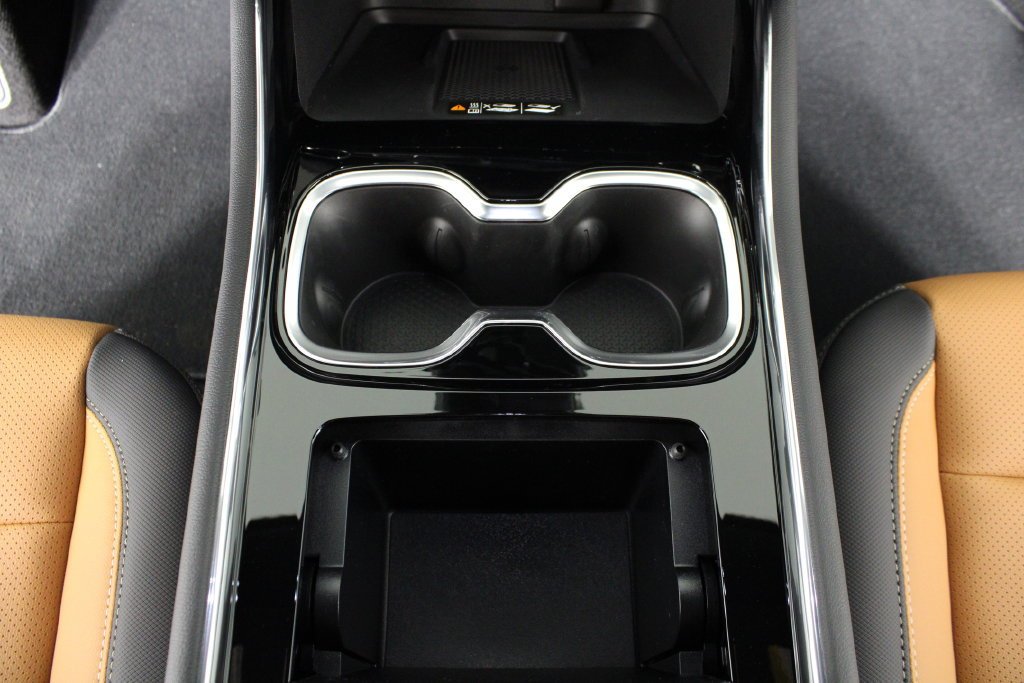 2027 Chevrolet Traverse Z71 - Photo 28
