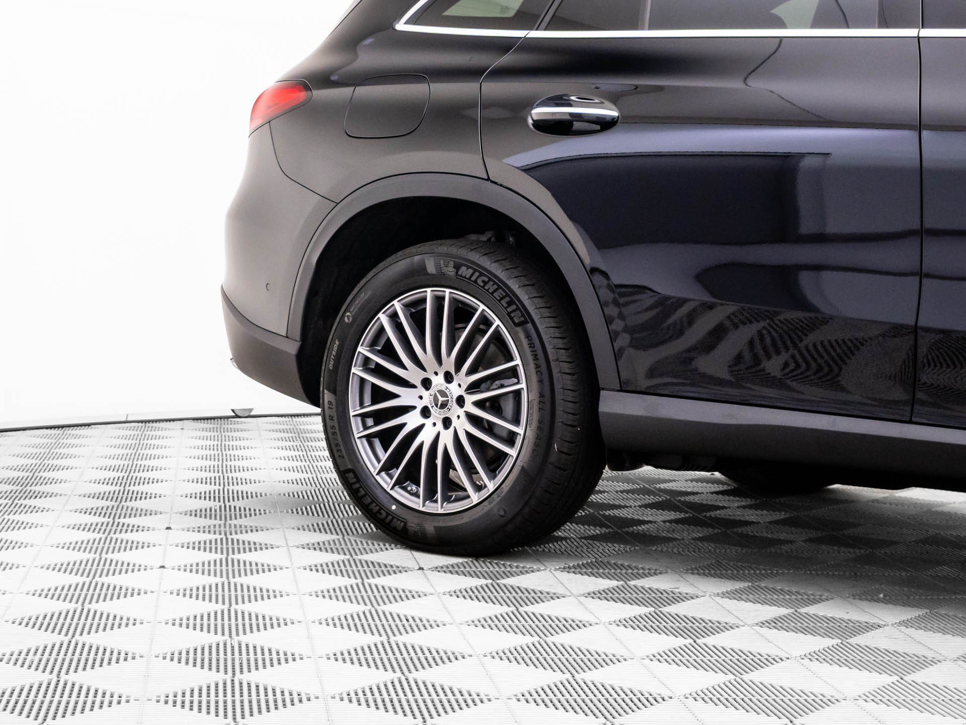 Used 2026 Black Mercedes-Benz GLC 300 image 35