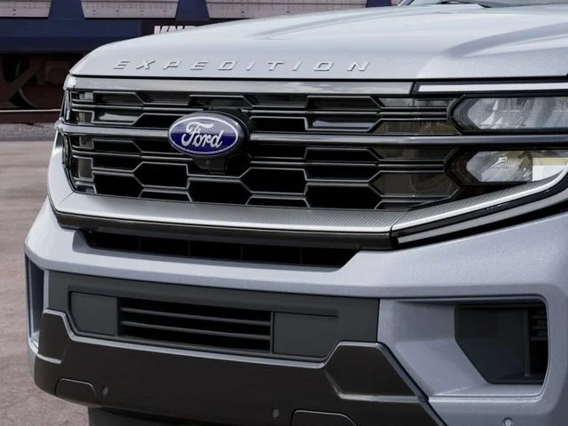 New 2027 Gray Ford Platinum image 17