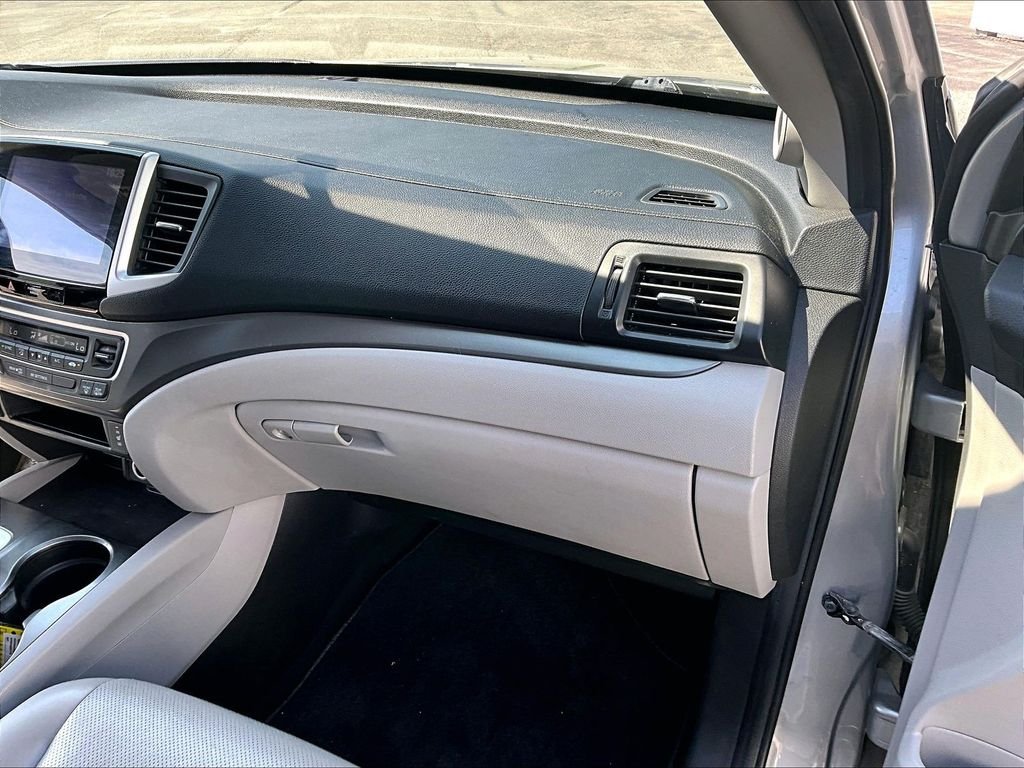 Used 2018 Gray Honda RTL-T image 13