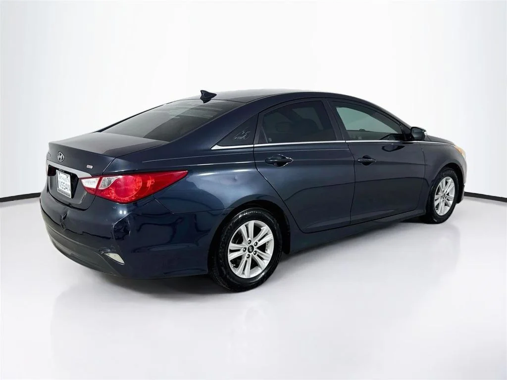 Used 2014 Blue Hyundai GLS image 7