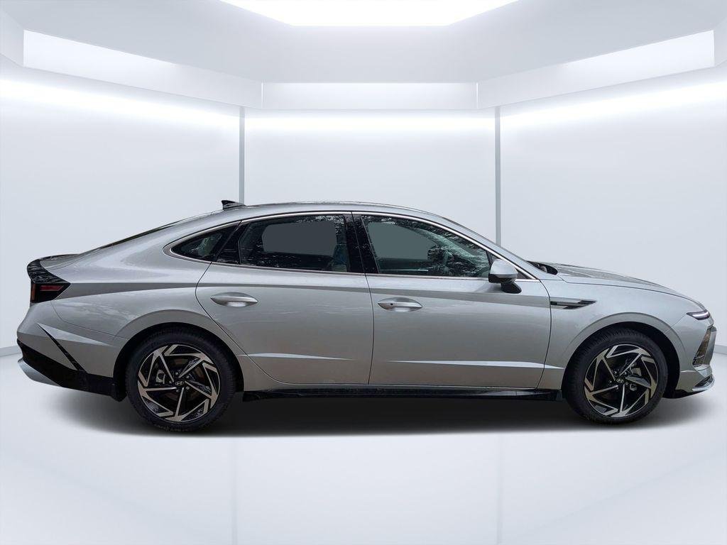 New 2026 Silver Hyundai SEL Sport image 2