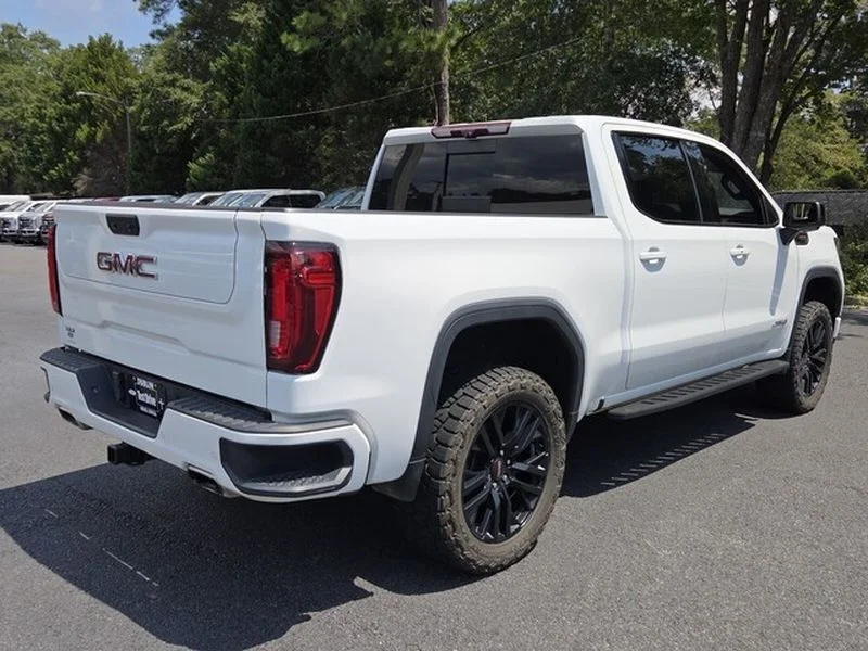 Used 2022 Summit White GMC AT4 image 15