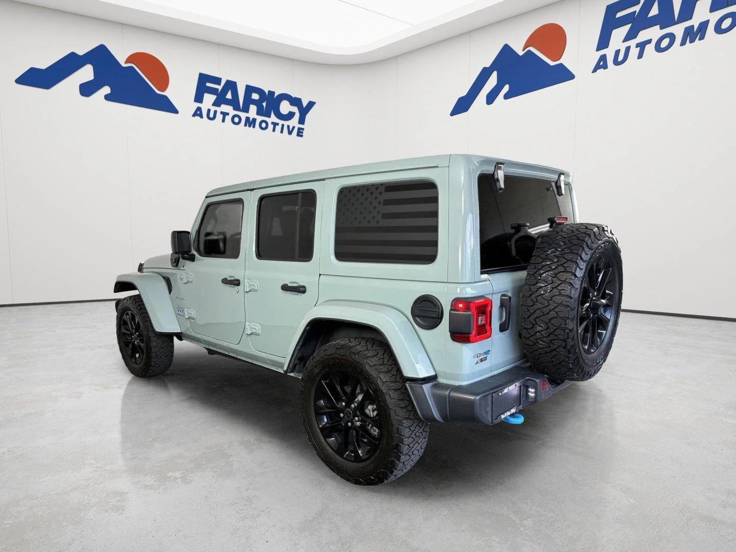 Used 2024 Earl Clearcoat Jeep Sahara image 7