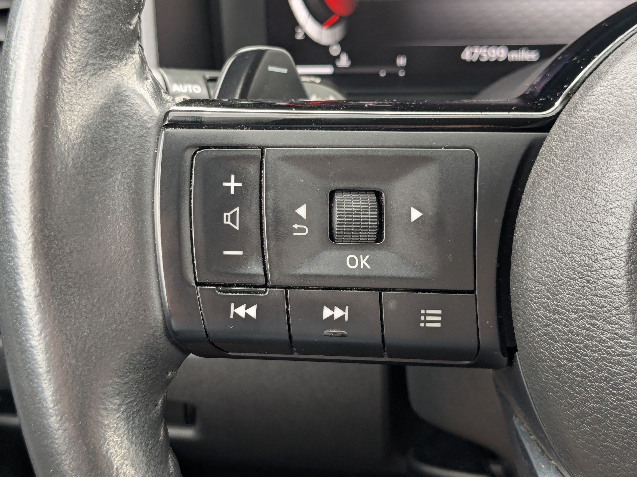 Used 2022 Boulder Gray Pearl Nissan Platinum image 18