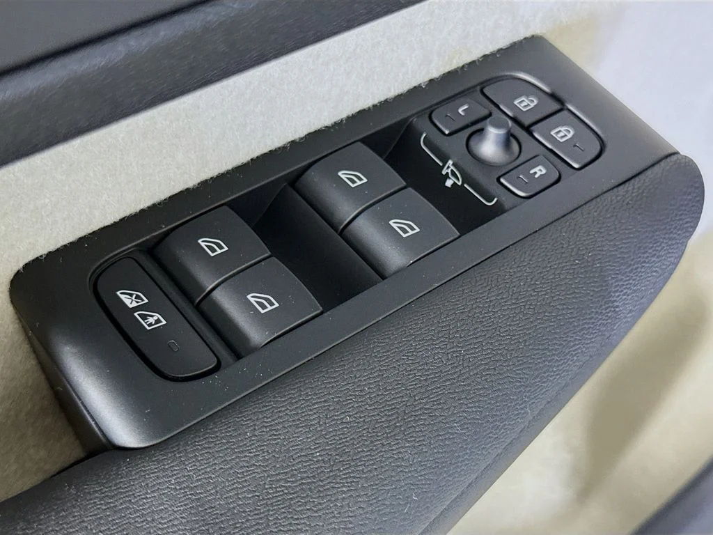 New 2026 Gray Volvo B5 Ultra image 18