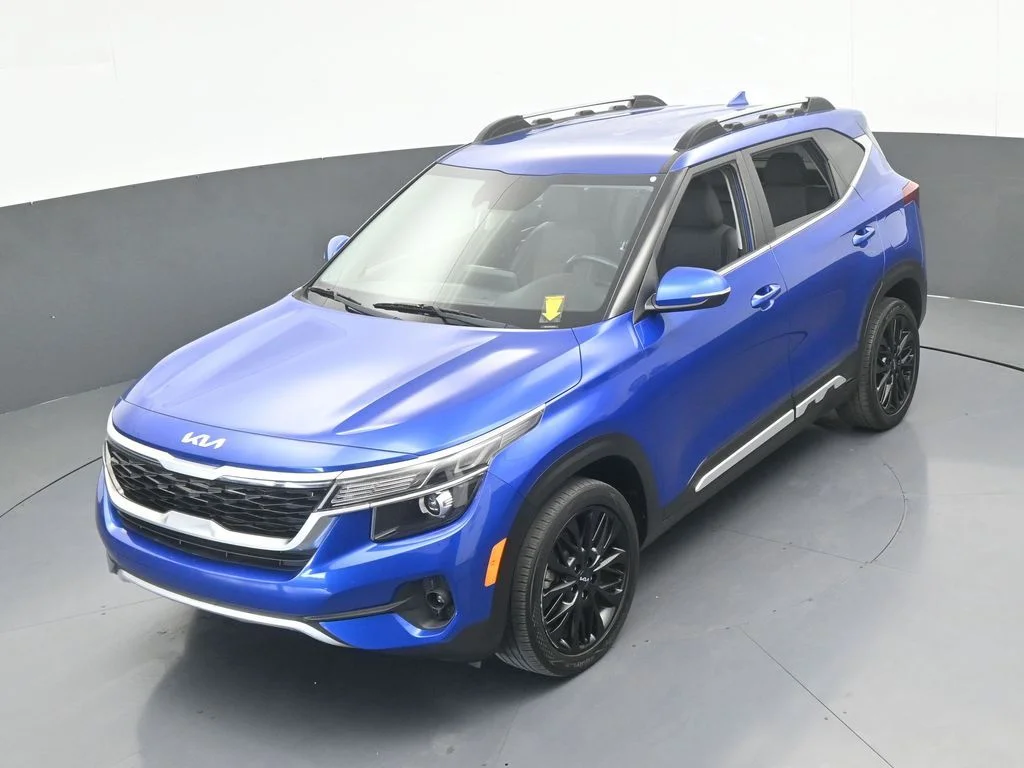 Used 2022 Neptune Blue Kia Nightfall image 44