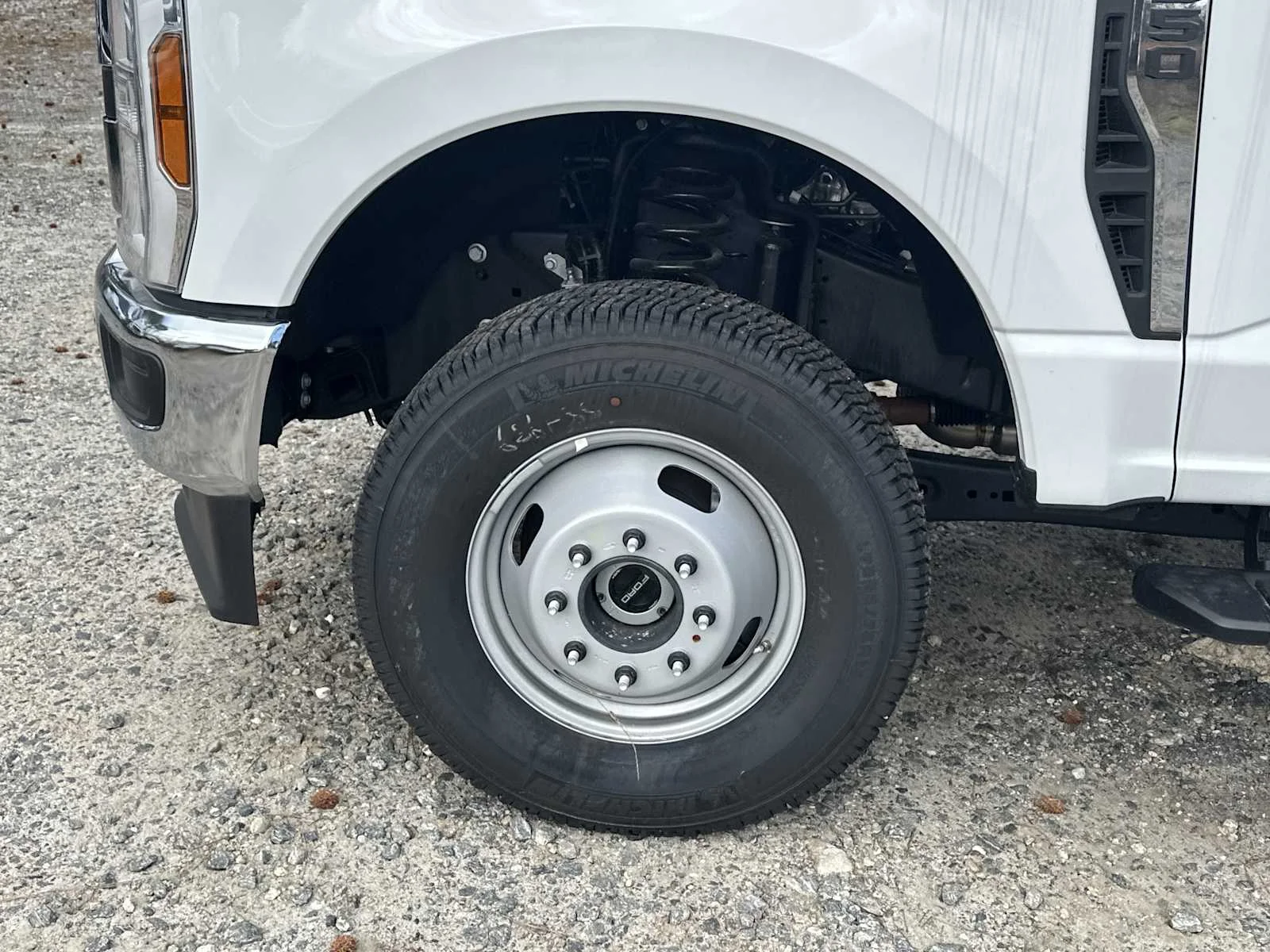 2025 Ford F-350 Super Duty Chassis Cab XL - Photo 13