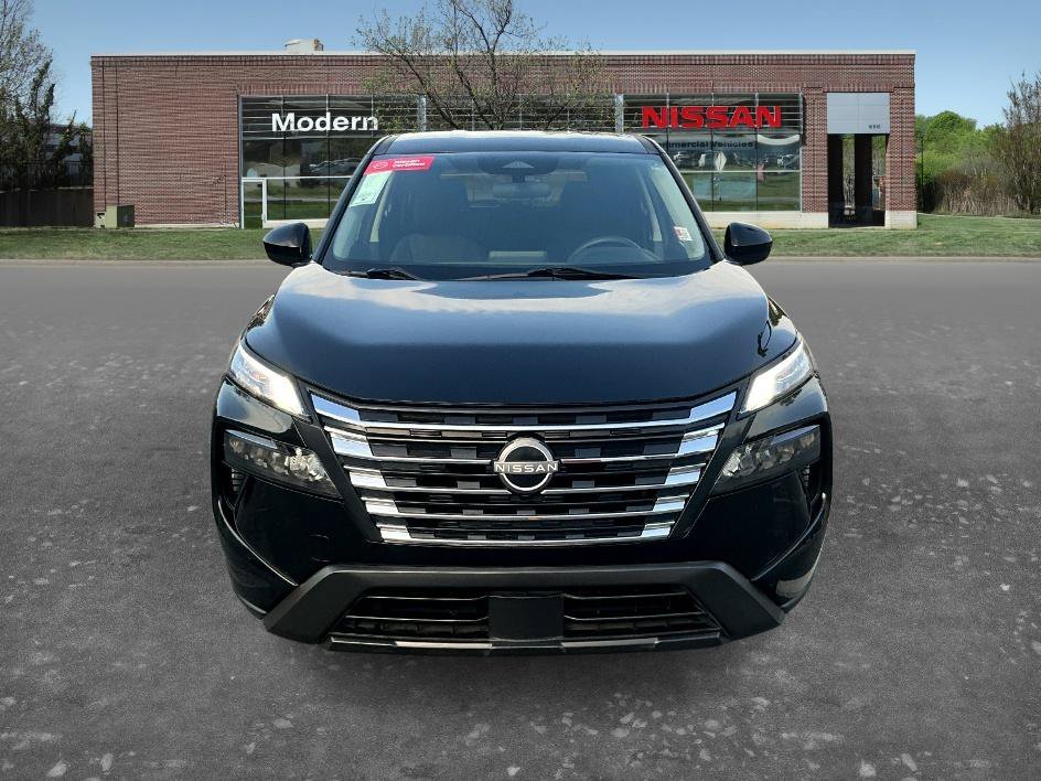 Used 2024 Super Black Nissan SV image 6