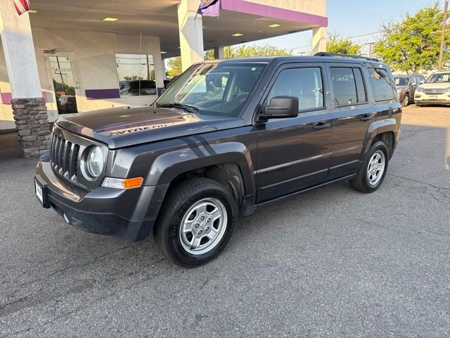 Used 2015 Gray Jeep Sport image 8