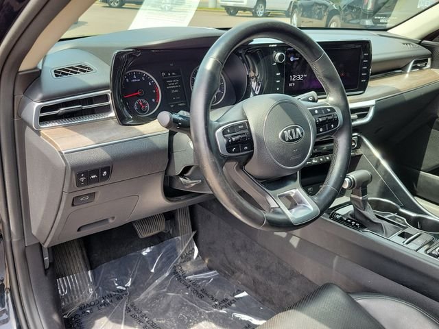 Used 2021 Black Kia EX image 9