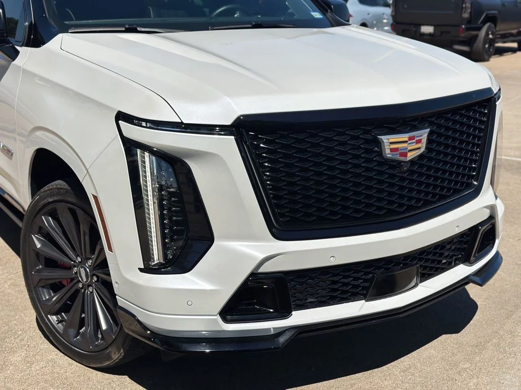 Used 2025 White Cadillac V-Series image 2