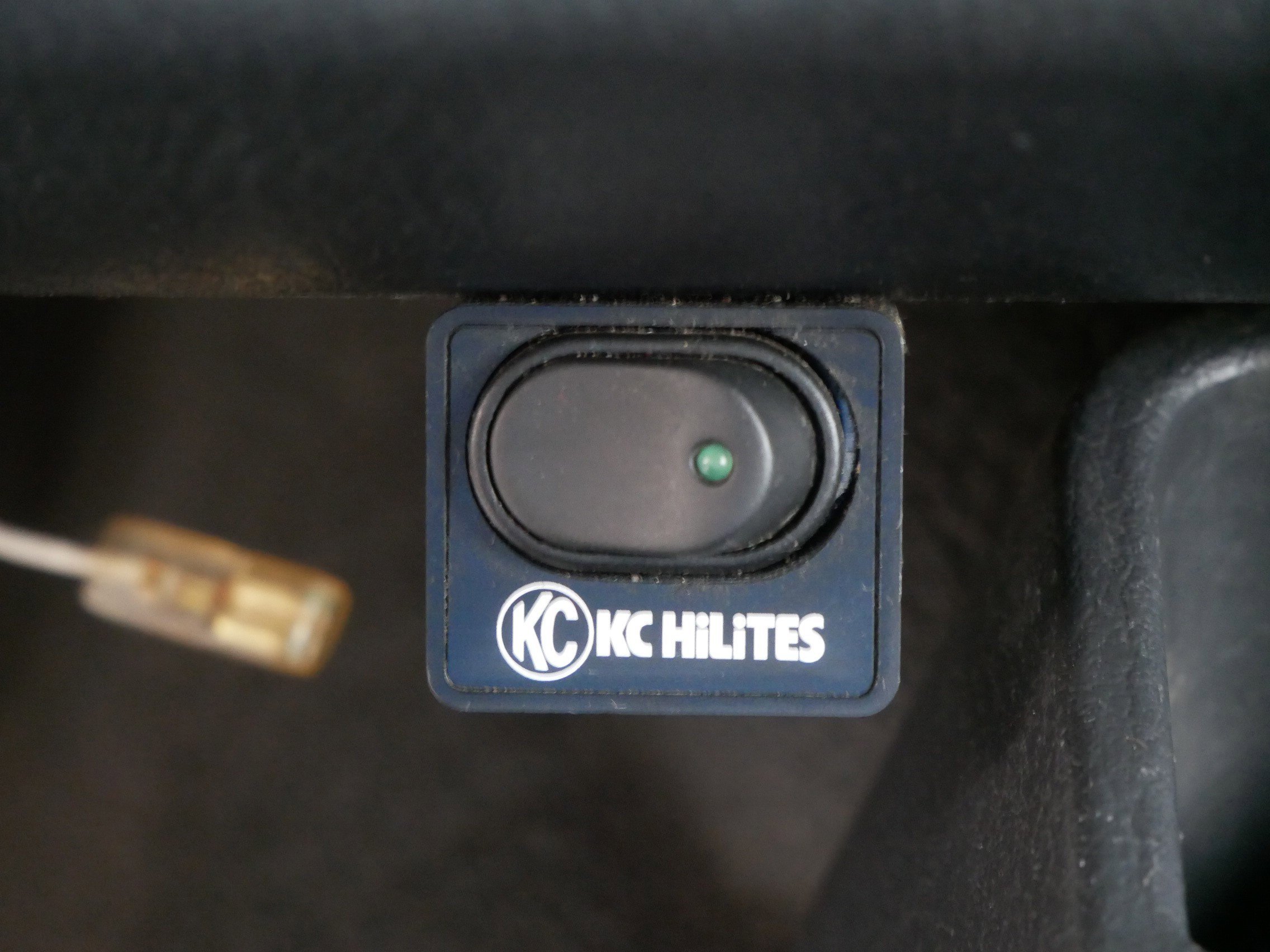 Used 2006 Yellow Jeep Sport image 27