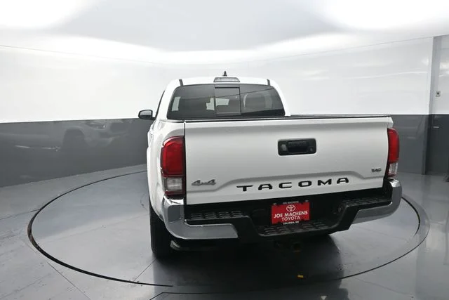 Used 2022 White Toyota SR5 image 55