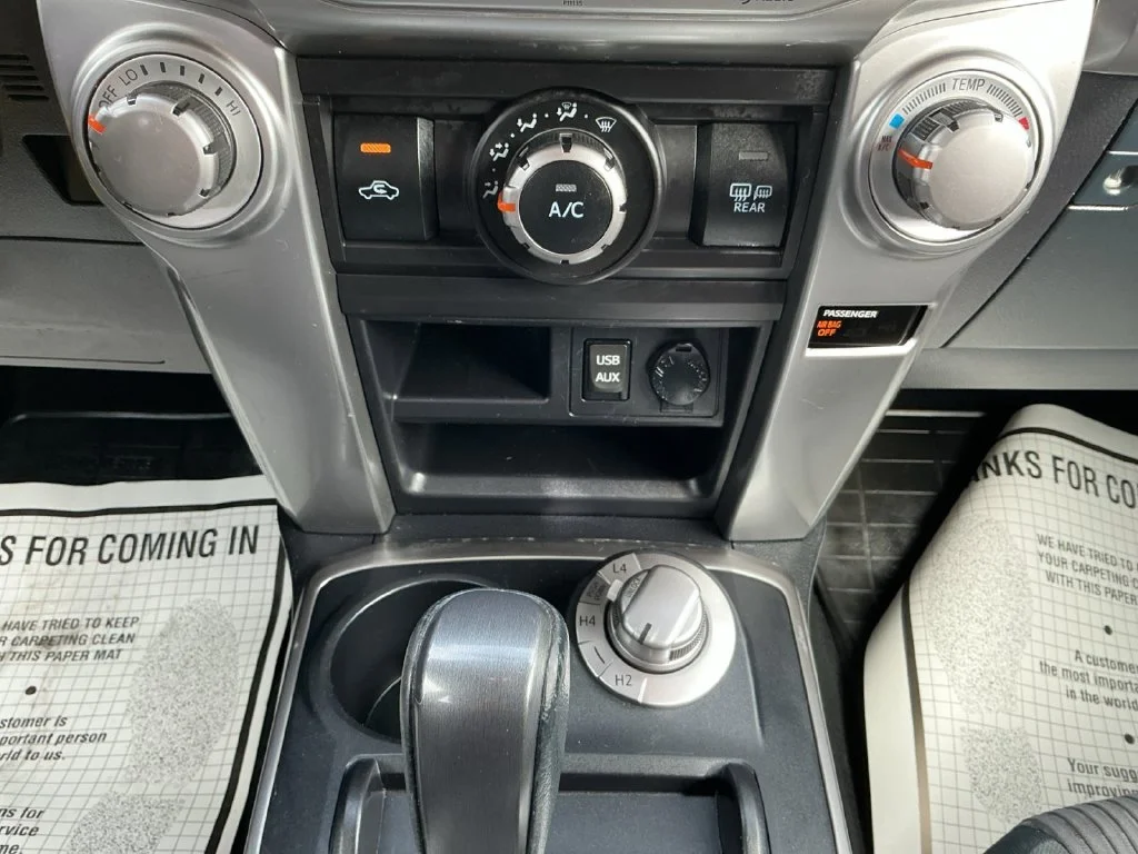 Used 2016 Blue Toyota SR5 image 22