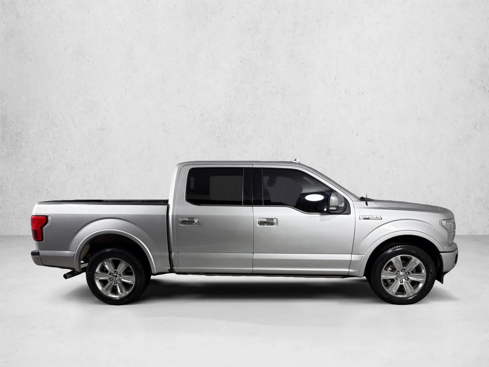 Used 2019 White Ford Platinum image 3