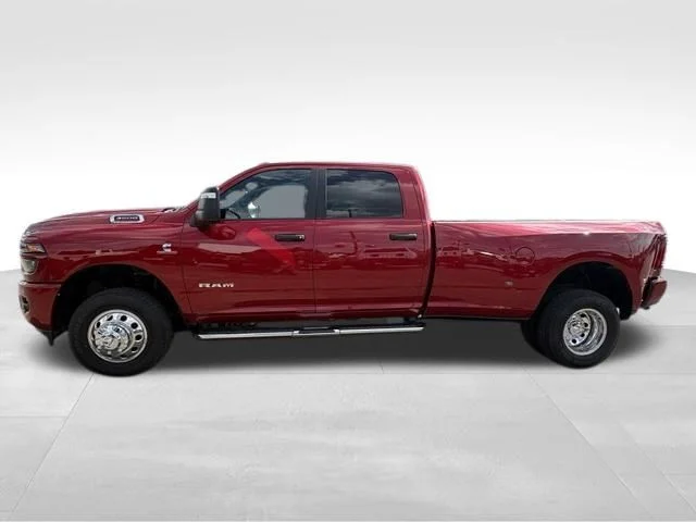 New 2026 Molten Red Pearl-Coat Exterior Paint RAM Big Horn image 6