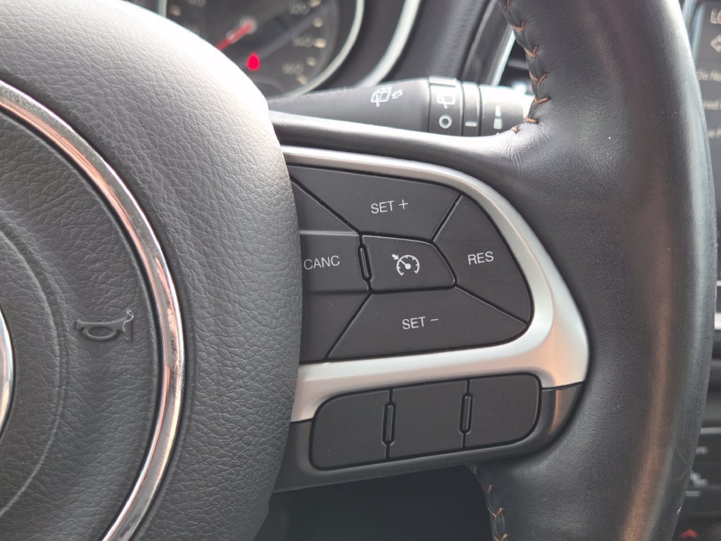 Used 2018 White Clearcoat Jeep Limited image 15