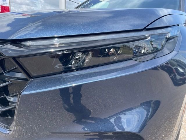 Used 2024  Honda Sport image 4
