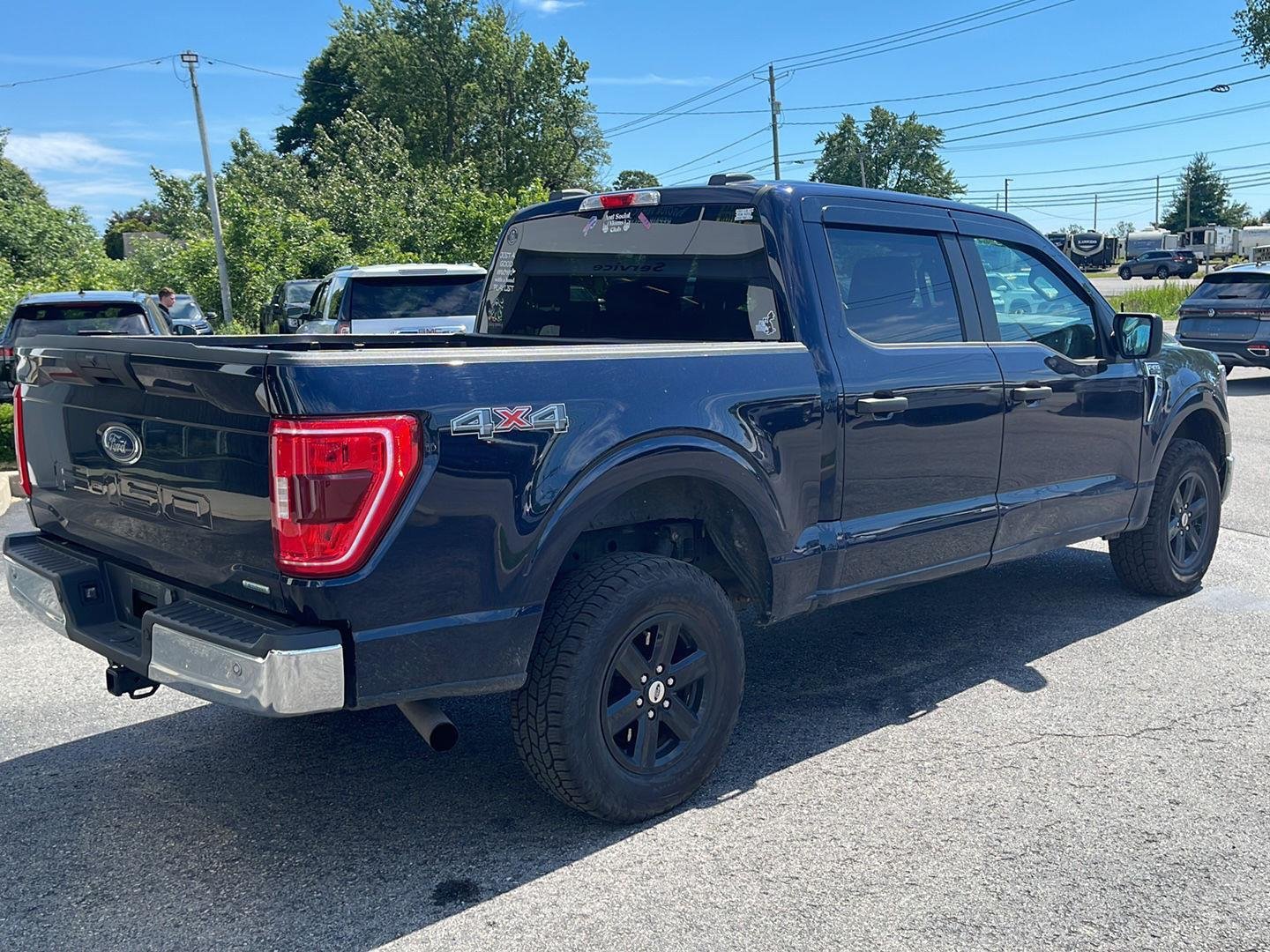Used 2023 Antimatter Blue Ford XLT image 4