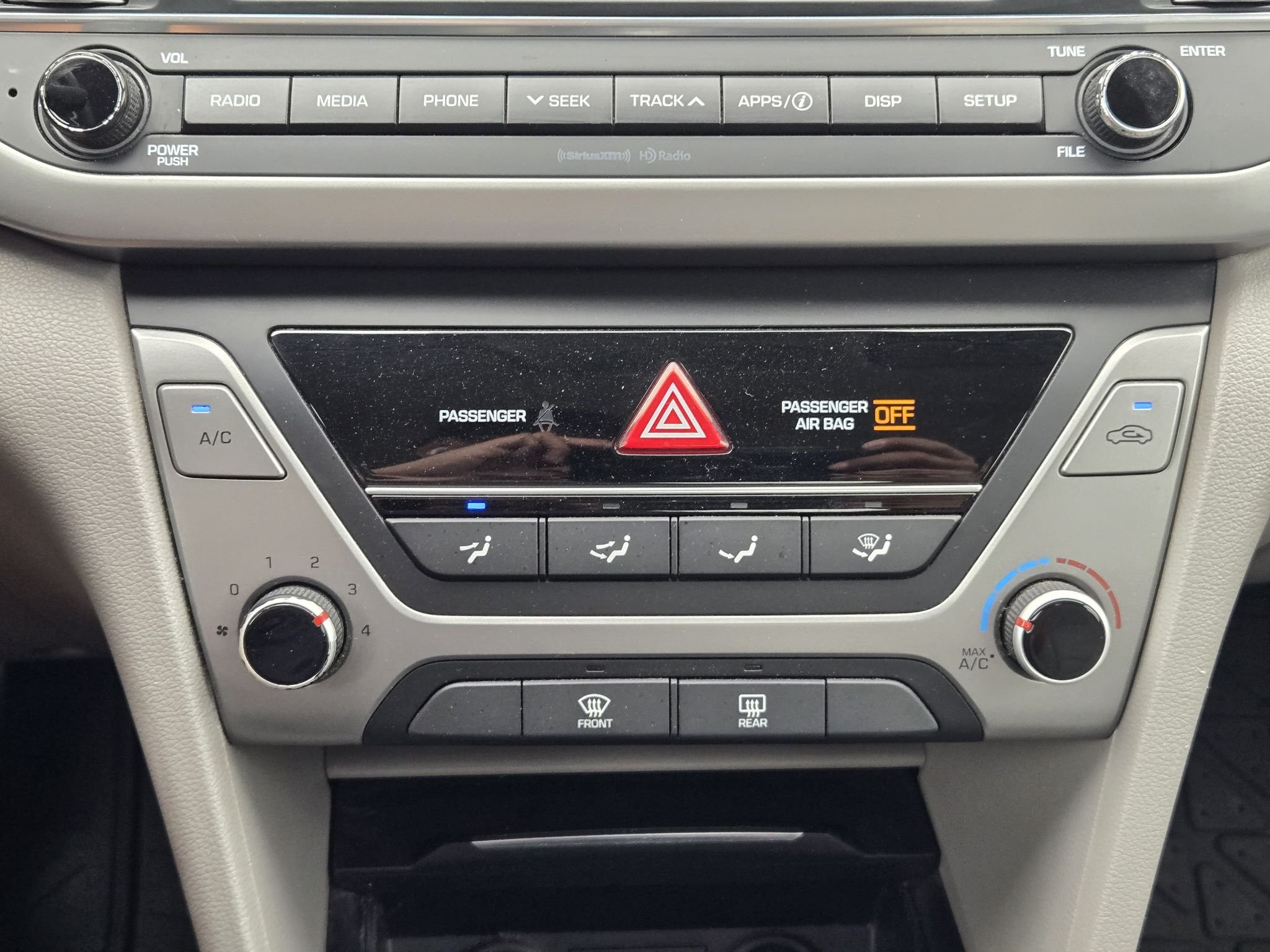 Used 2017 Black Noir Pearl Hyundai SE image 16