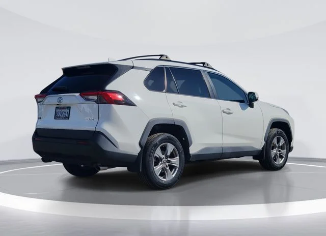 Used 2022 White Toyota XLE image 4