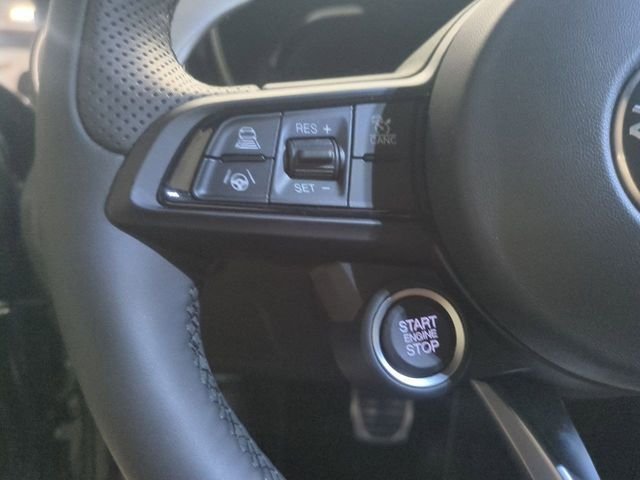 2025 Alfa Romeo Giulia Base - Photo 15