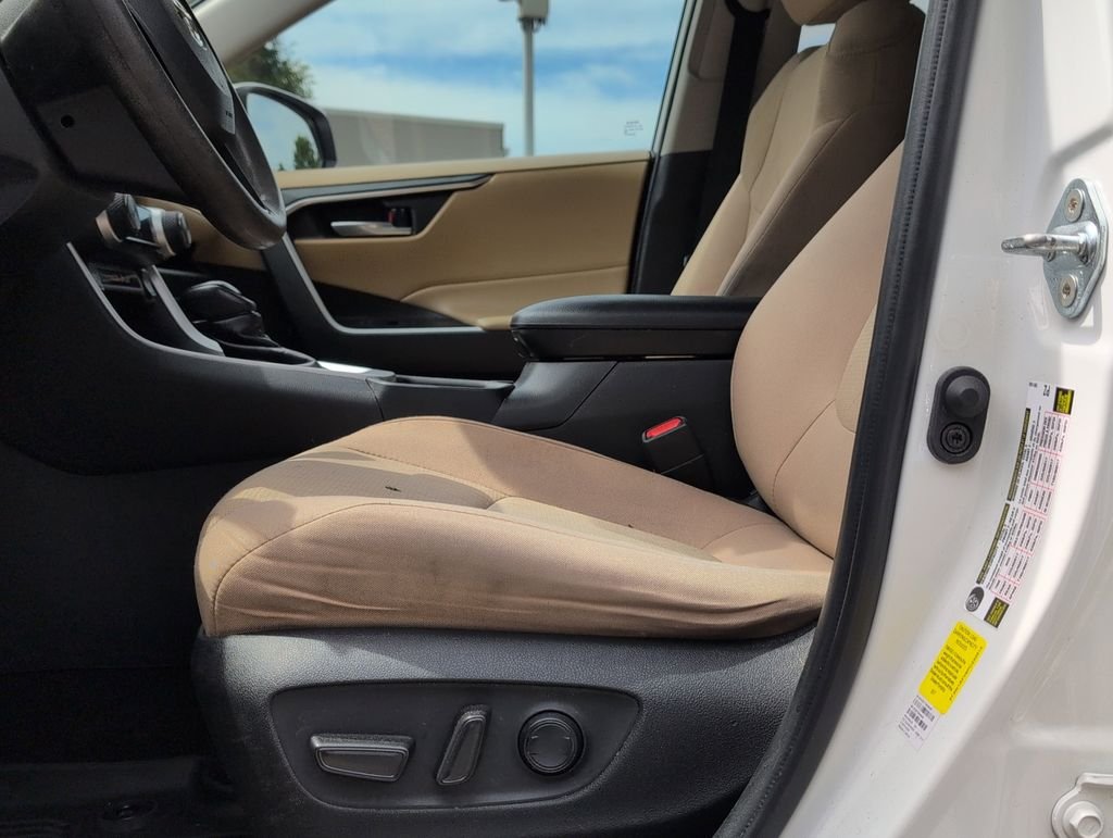 Used 2023 White Toyota XLE image 10