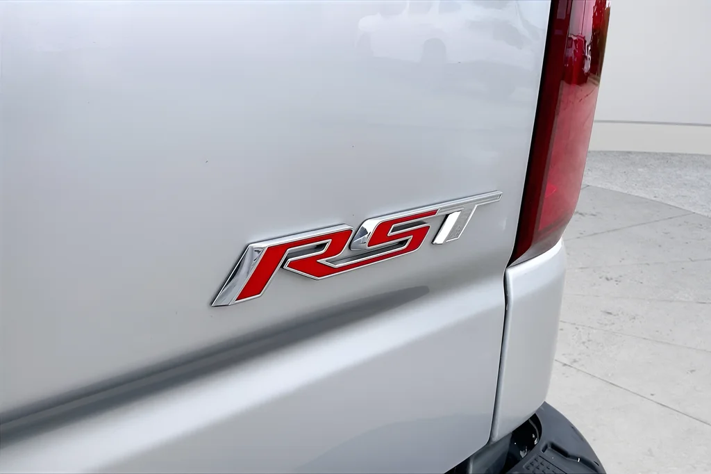 Used 2022 Silver Chevrolet RST image 32