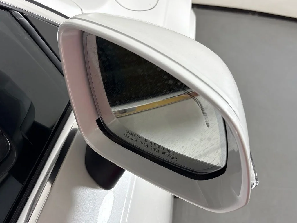 Certified Used 2025 Crystal White Volvo Plus image 12