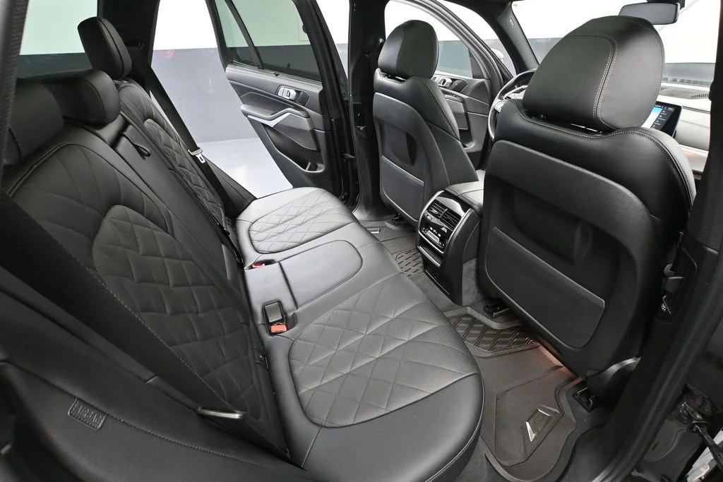 Used 2023 Gray BMW xDrive40i image 47