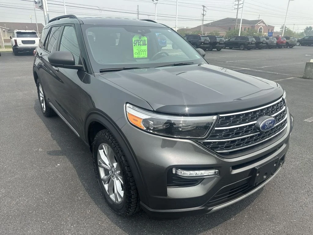 Used 2020 Gray Ford XLT image 1
