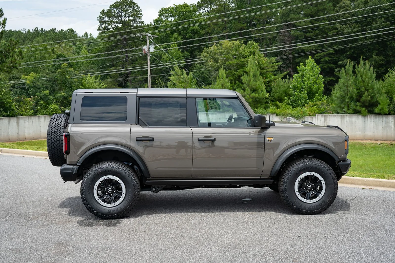 New 2026 Marsh Gray Ford Badlands® image 20