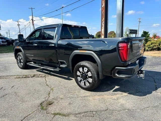 Used 2025 Black GMC Denali image 21
