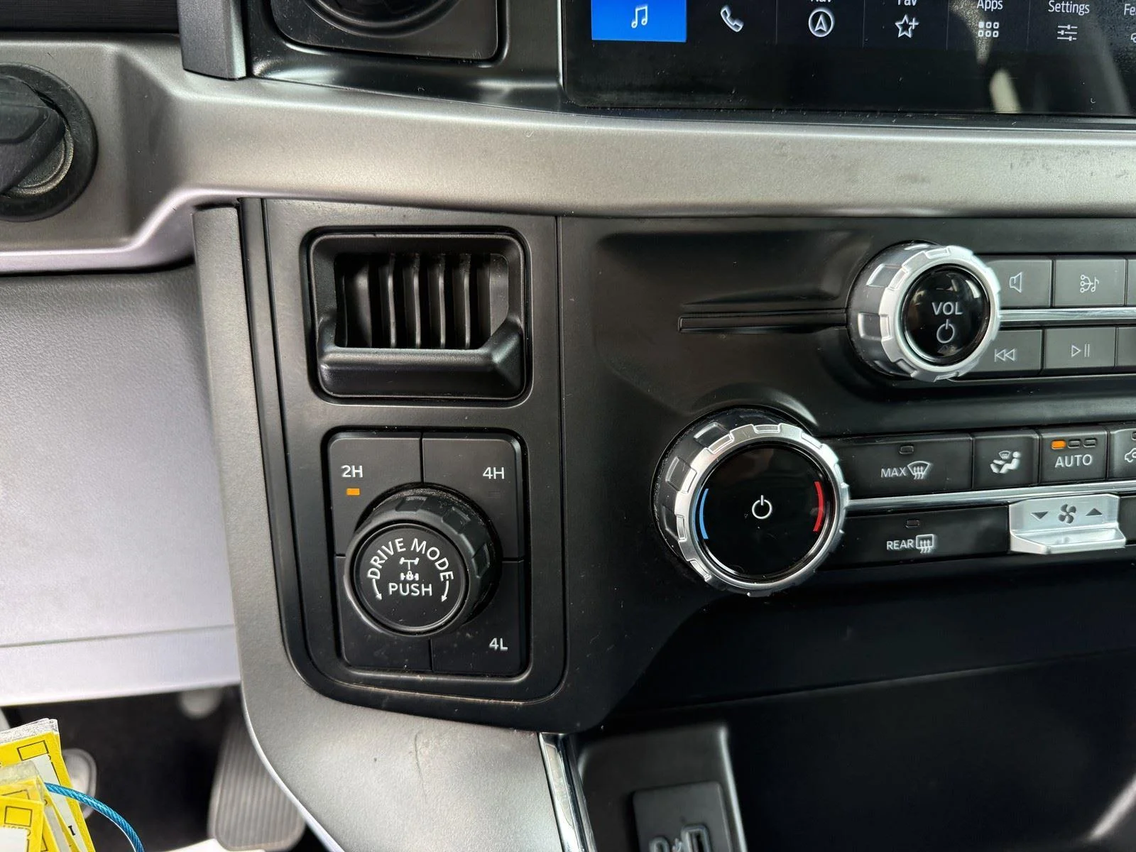 Certified Used 2024 Avalanche Gray Ford XLT image 22