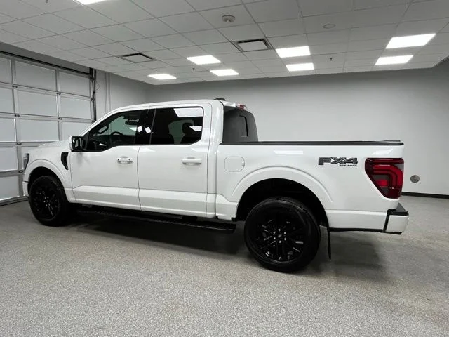 Used 2025 White Ford Lariat image 6