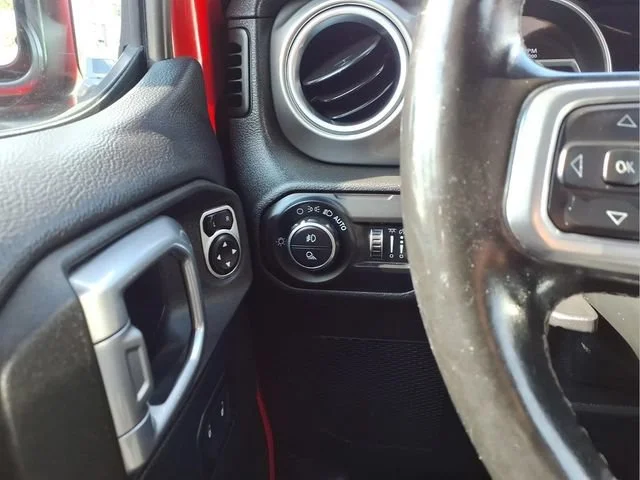 Used 2020 Red Jeep Overland image 12