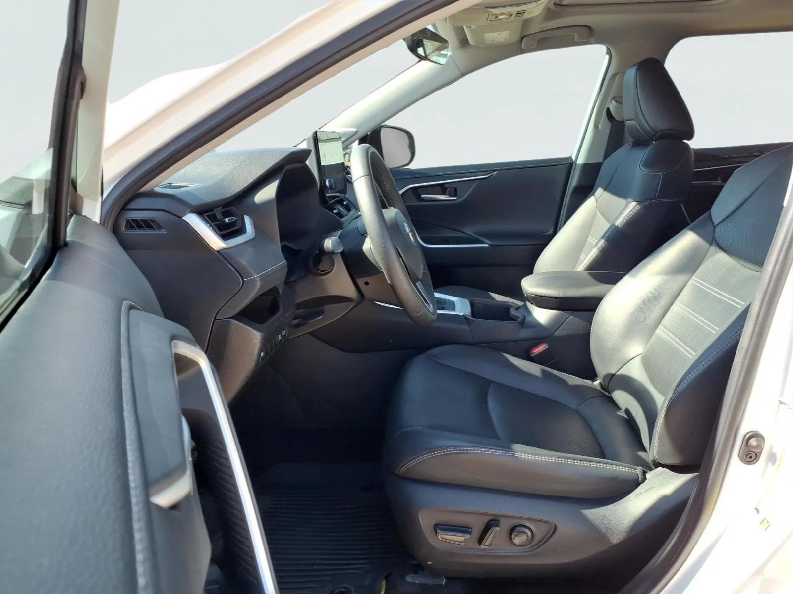 Used 2023 Wind Chill Pearl Toyota Limited image 17
