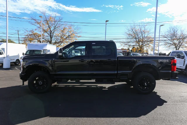 New 2027 Black Metallic Ford XLT image 6