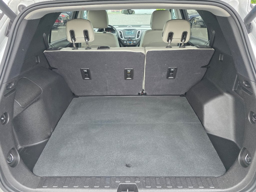 Used 2018 Silver Ice Metallic Chevrolet LT image 4