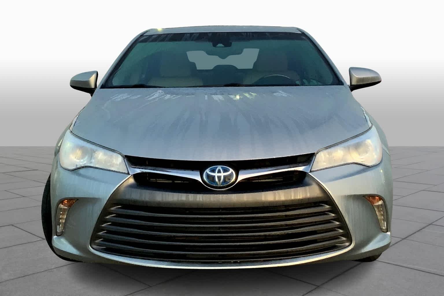 Used 2017 Celestial Silver Metallic Toyota Hybrid XLE image 3